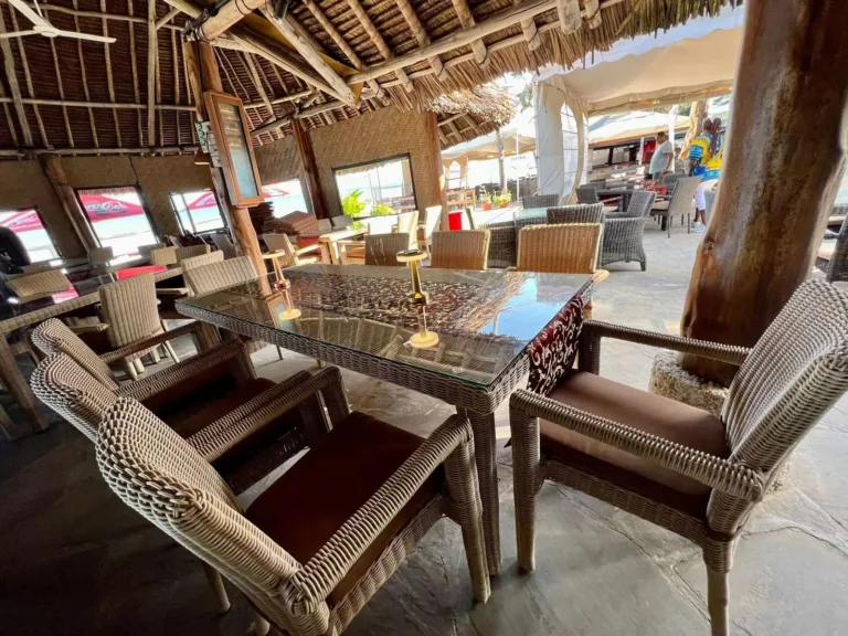 Aquadrom YUL's Restaurant,Goodwin's outdoor rattan dining set 70 Long table dining set